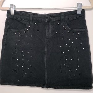 Black skirt, black pearl detailing, perfect cond.